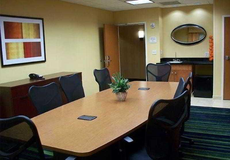 Fairfield Inn & Suites By Marriott Omaha Downtown Бизнес снимка