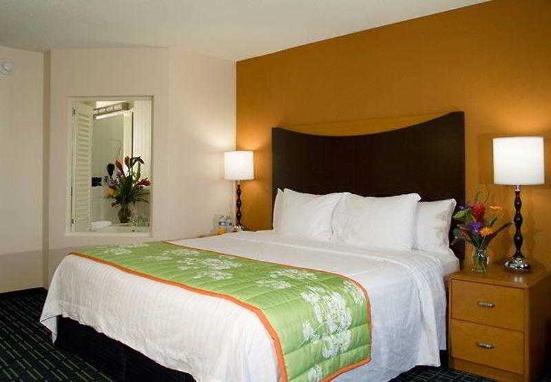Fairfield Inn & Suites By Marriott Omaha Downtown Стая снимка
